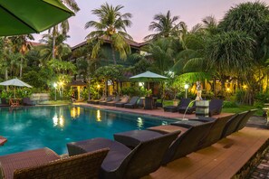 Kolam renang outdoor