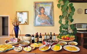 Food and drink - Country House Ca' Vernaccia (Urbino)