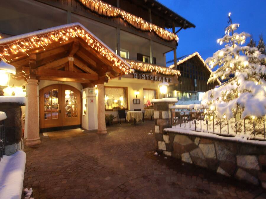 Fachada del alojamiento - Noche