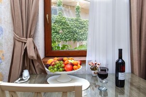 Lúxusherbergi fyrir tvo | Rúmföt af bestu gerð, dúnsængur, rúm með „pillowtop“-dýnum