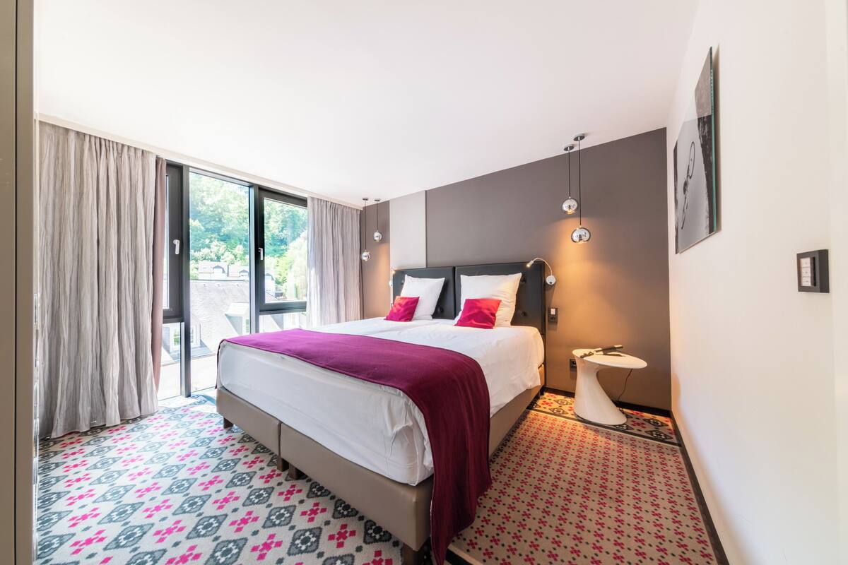 Premium bedding, Select Comfort beds, in-room safe, desk