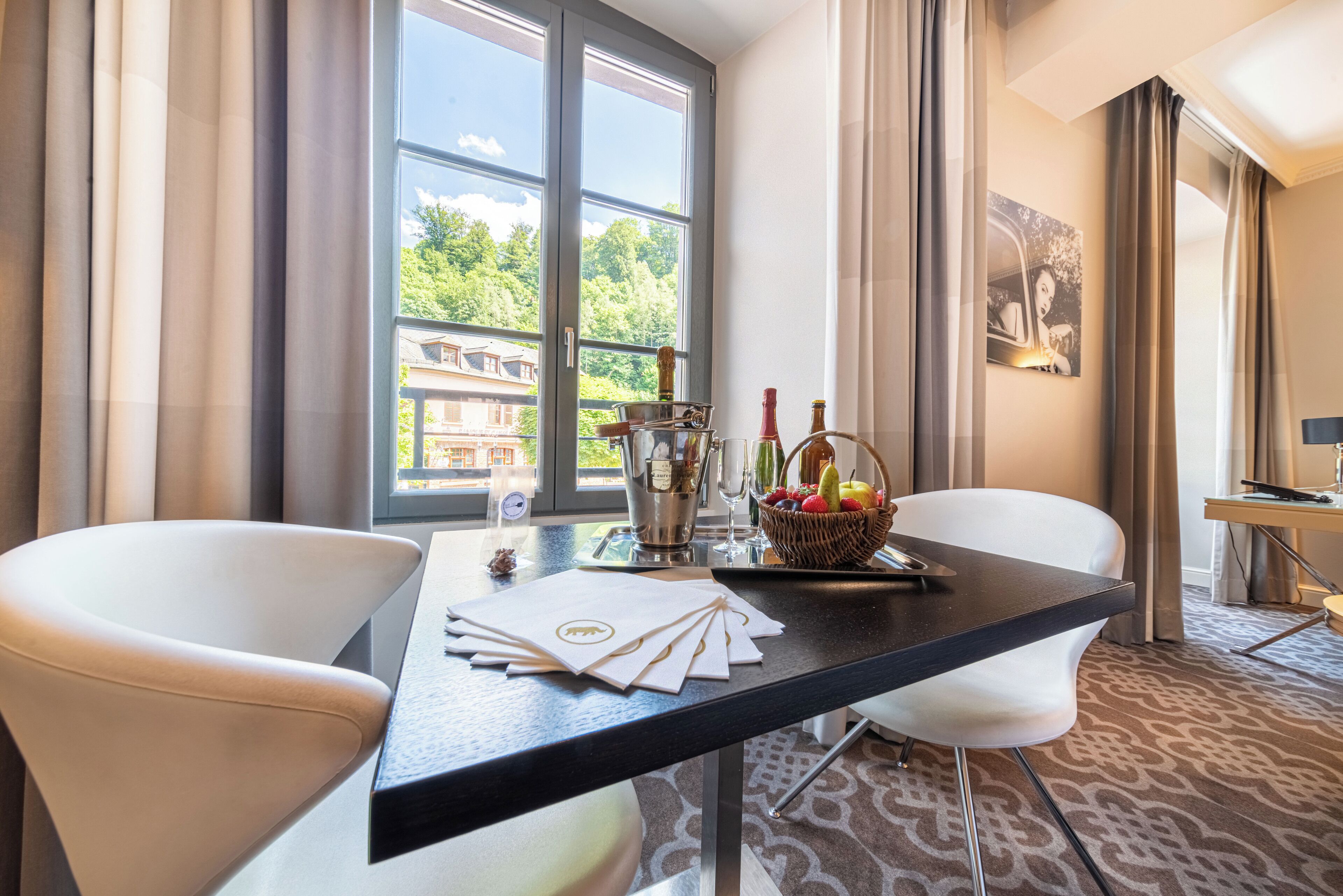 suite château | living area | 60-cm flat-screen tv with satellite channels, ipod dock