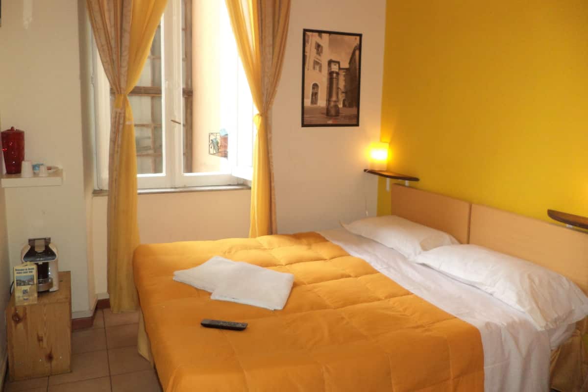 Chambre Double, salle de bains attenante