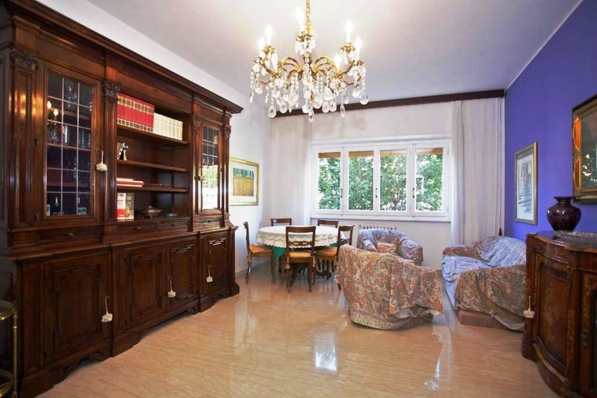 Studio, Private Bathroom | Living room | 22-inch TV with digital channels