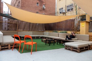 Rooftop terrace - Yellow Nest Hostel Barcelona (Barcelona)