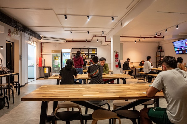 Lobby - Yellow Nest Hostel Barcelona (Barcelona)