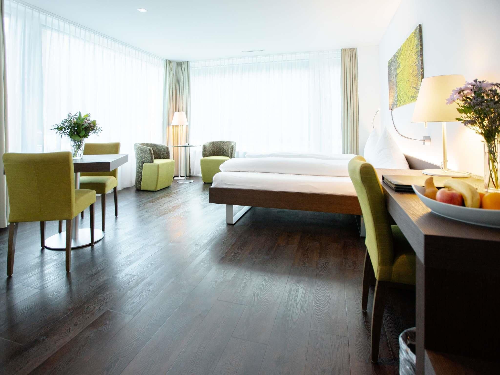 Deluxe Room, 2 Twin Beds | Premium bedding, down comforters, pillowtop beds, free minibar