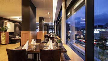 Breakfast, lunch, dinner served; Regional cuisine, al fresco dining