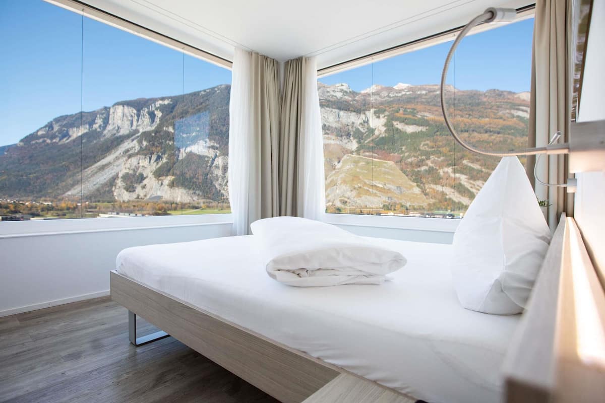 superior room, 1 double bed, corner | premium bedding, down duvets, pillow-top beds, free minibar