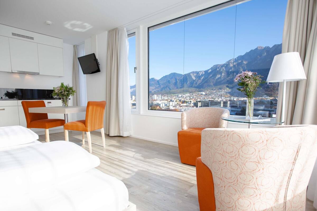 Deluxe Room, 2 Twin Beds, Mountain View | Premium bedding, down comforters, pillowtop beds, minibar (free items)