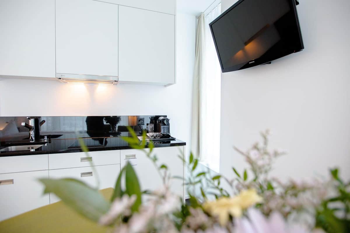 deluxe room, 2 single beds | premium bedding, down duvets, pillow-top beds, free minibar