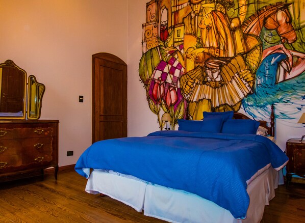 Select Comfort beds, individually decorated, individually furnished
