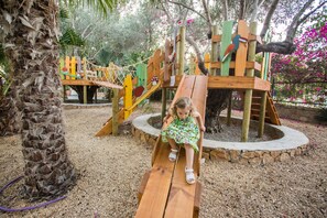 室外兒童遊樂區