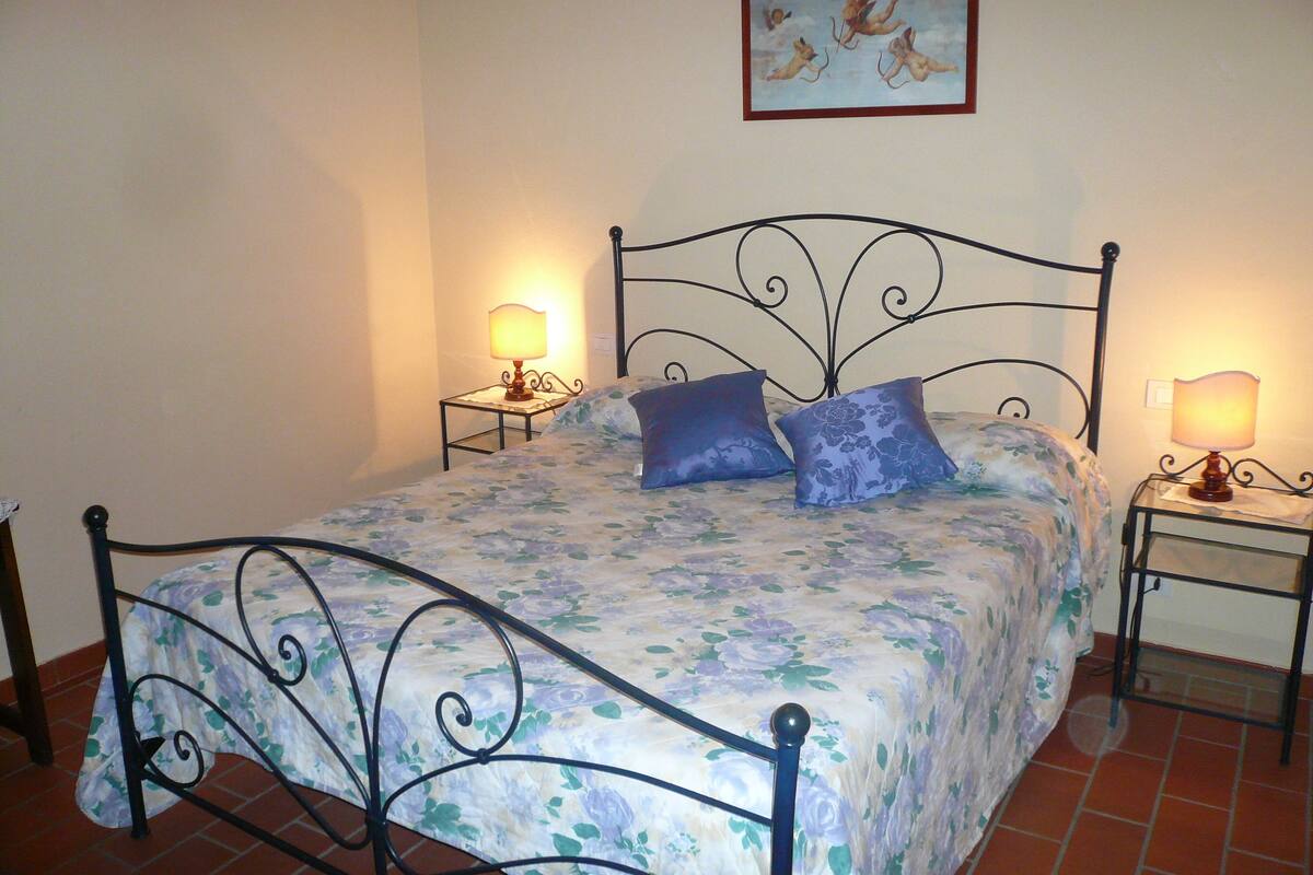 Apartment, 2 Bedrooms | Iron/ironing board, free WiFi