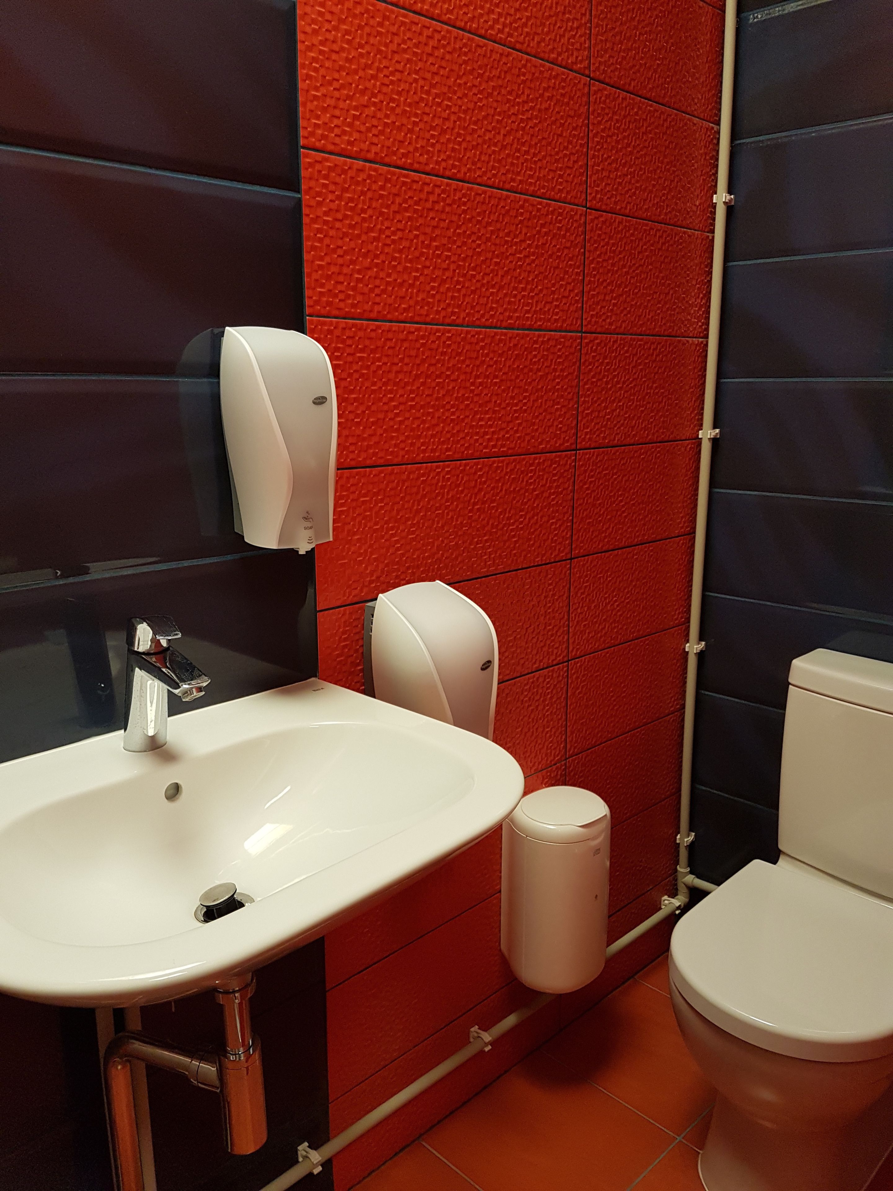 economy room, shared bathroom | bathroom amenities | towels