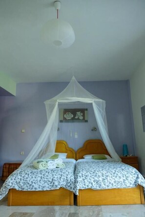 Two Bedroom Studio for 2 adults and 2 children (Sea View) | Egyptian cotton sheets, Select Comfort beds, individually furnished - Melina's sunset (Kalymnos)