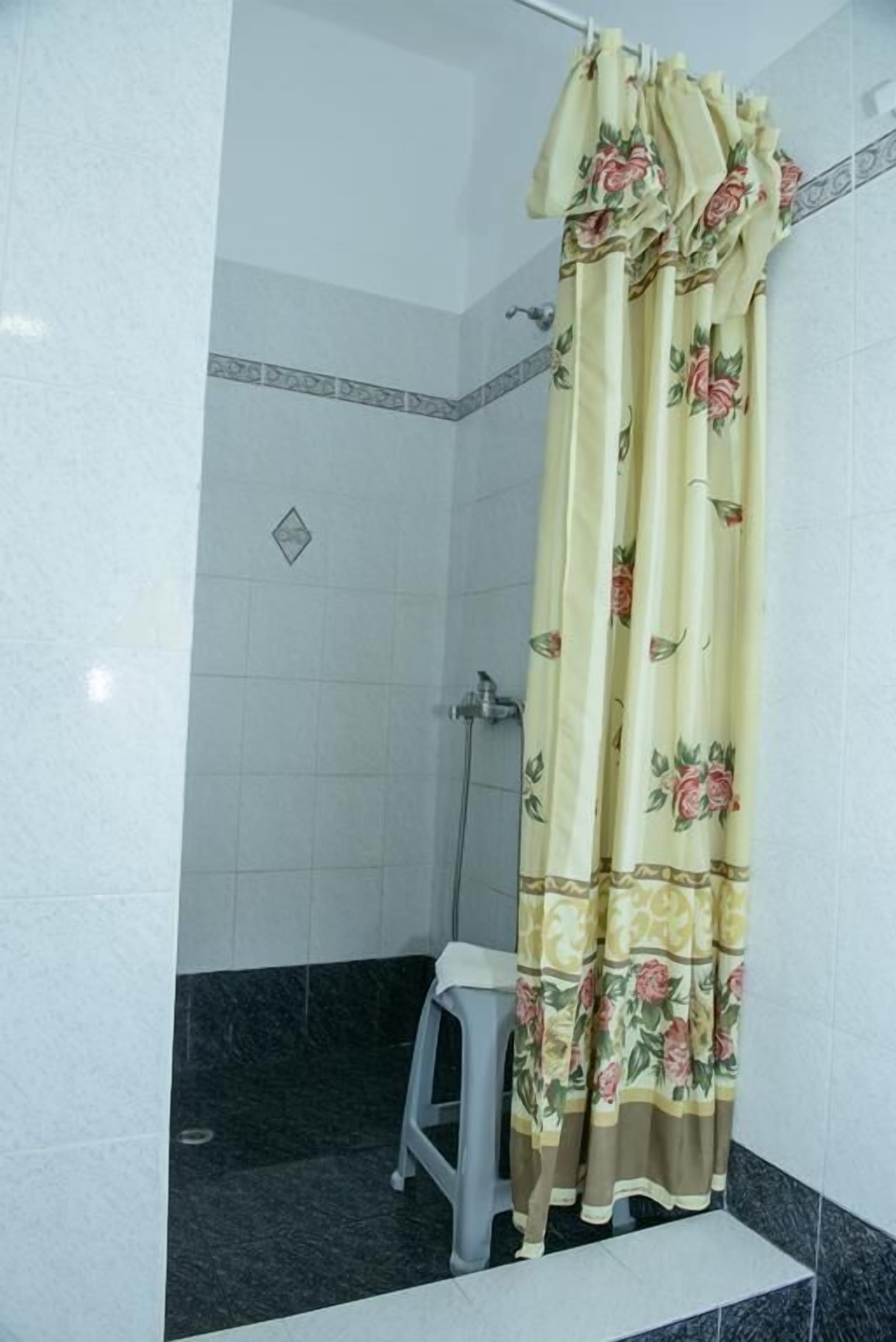 two bedroom studio for 2 adults and 2 children (sea view) | bathroom shower