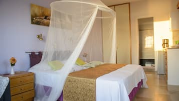 Egyptian cotton sheets, Select Comfort beds, individually furnished