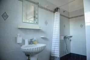 Honeymoon Studio Suite, Non Smoking, Sea View (Top Floor) | Bathroom | Separate tub and shower, rainfall showerhead, free toiletries, bidet - Melina's sunset (Kalymnos)