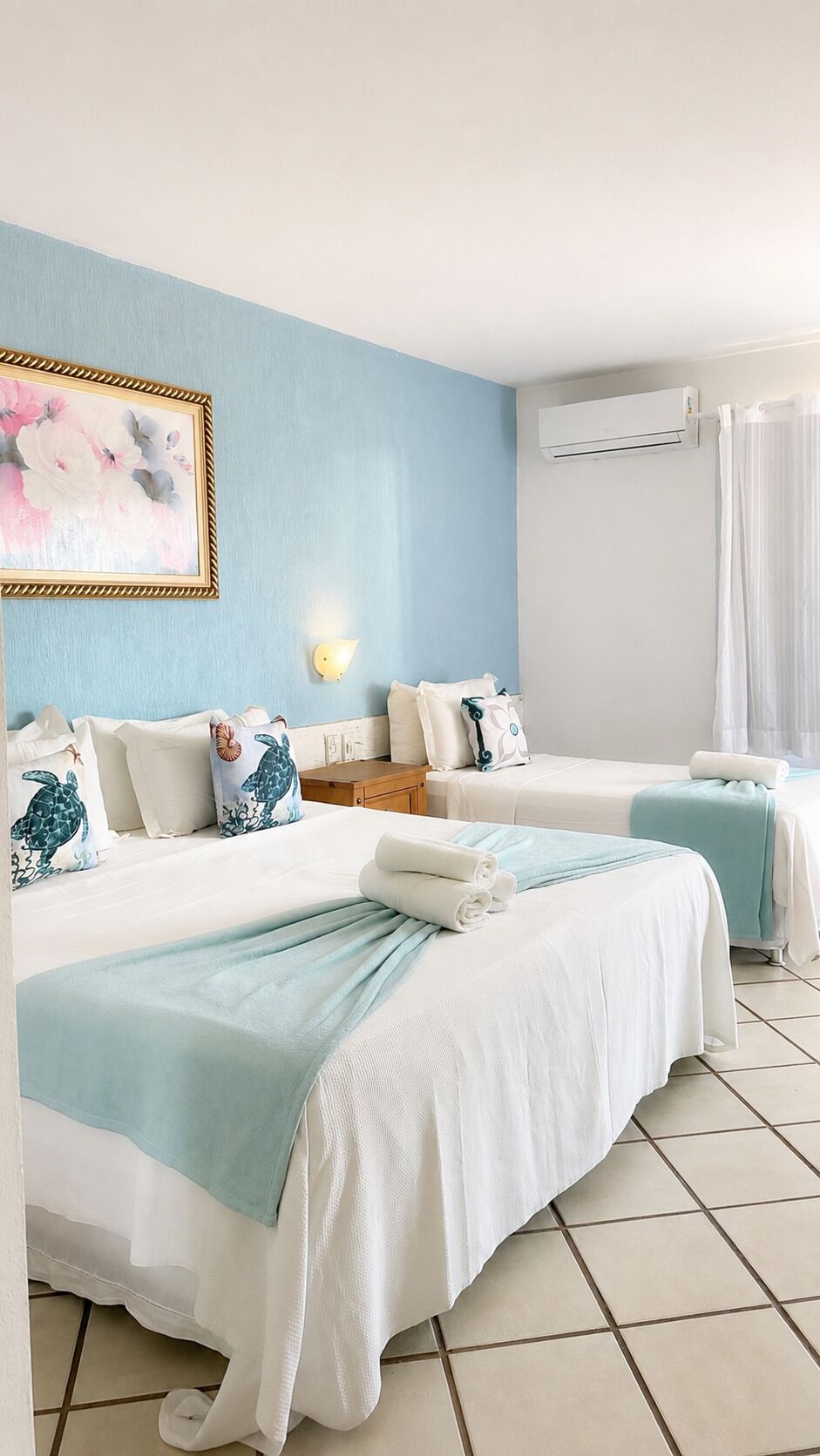 Habitación estándar doble, vistas al mar | Caja fuerte, escritorio, cunas gratuitas y wifi gratis