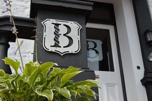 Property entrance - Buccleuch Arms Hotel (Moffat)