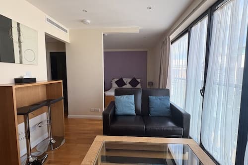 Basic Studio | 1 bedroom, in-room safe, desk, soundproofing