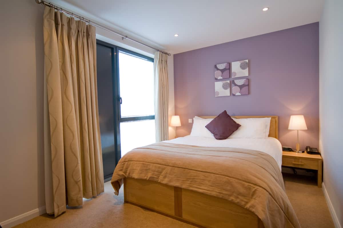 1 bedroom, in-room safe, desk, soundproofing