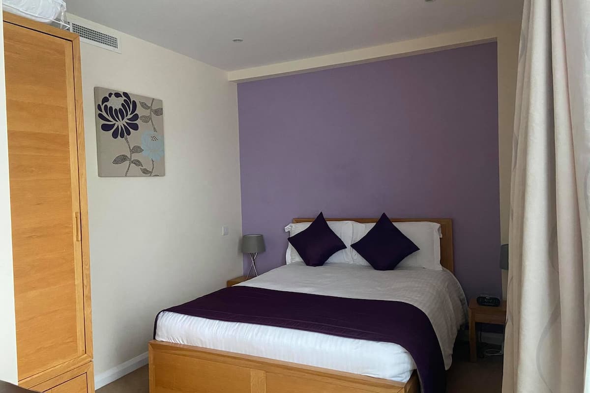 Basic Studio | 1 bedroom, in-room safe, desk, soundproofing