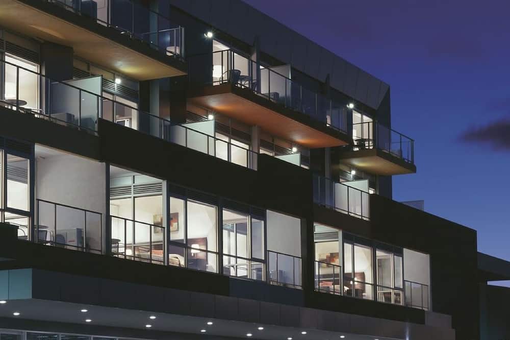 St Kilda Central Apartment Hotel