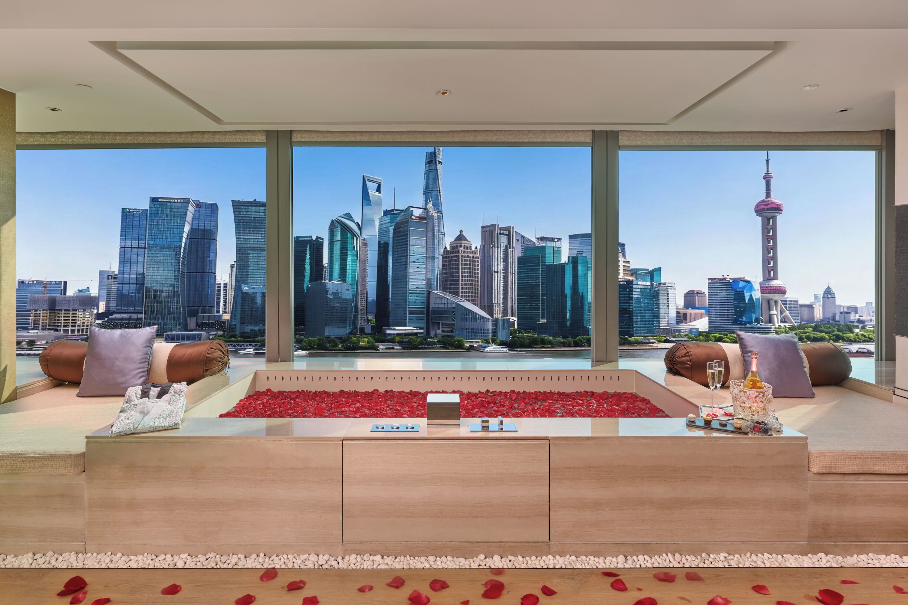 Chambre Panoramique | Salle de bain | Baignoire et douche séparées, douche à « effet pluie »