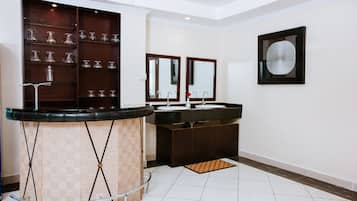 Bar (en la propiedad)