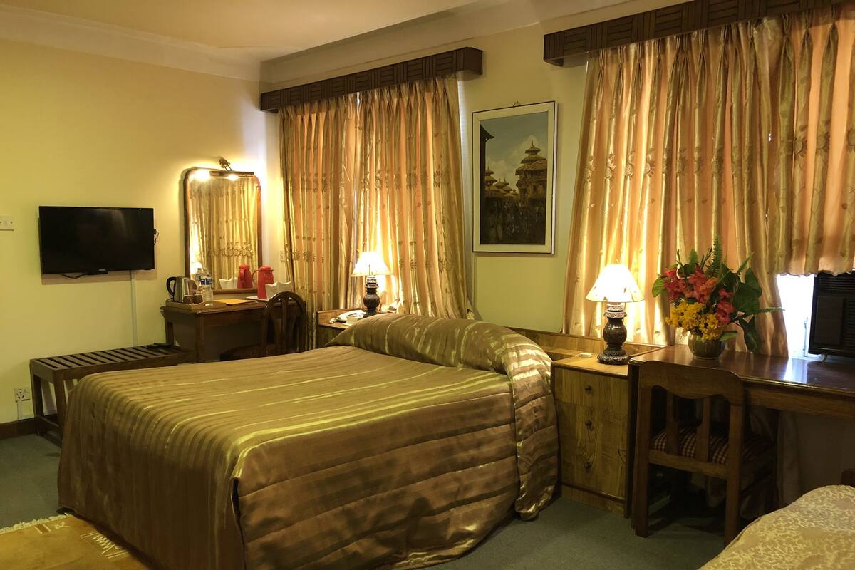 Cribs (surcharge), rollaway beds (surcharge), WiFi (free)