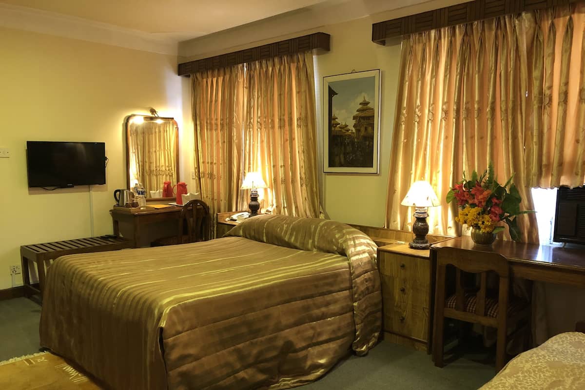 Cribs/infant beds, rollaway beds, free WiFi