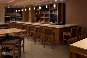 Serves lunch and dinner - Hyatt Place Austin Downtown (Austin)