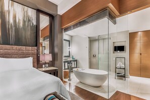 Premium bedding, down duvets, pillow-top beds, minibar - Live Aqua Ciudad de México Bosques de las Lomas (Mexico City)