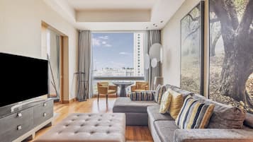 Suite principal, 1 cama de matrimonio grande | Ropa de cama de alta calidad, edredón, camas con pillow-top y minibar