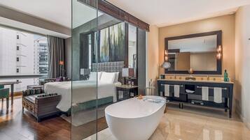 Executive Suite, 1 King Bed | Premium bedding, down comforters, pillowtop beds, minibar
