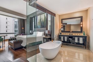 Suite ejecutiva, 1 cama King size | Ropa de cama de alta calidad, edredón, camas con pillow-top y minibar