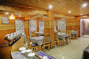 Restaurant - Hotel Centre Point (Srinagar)