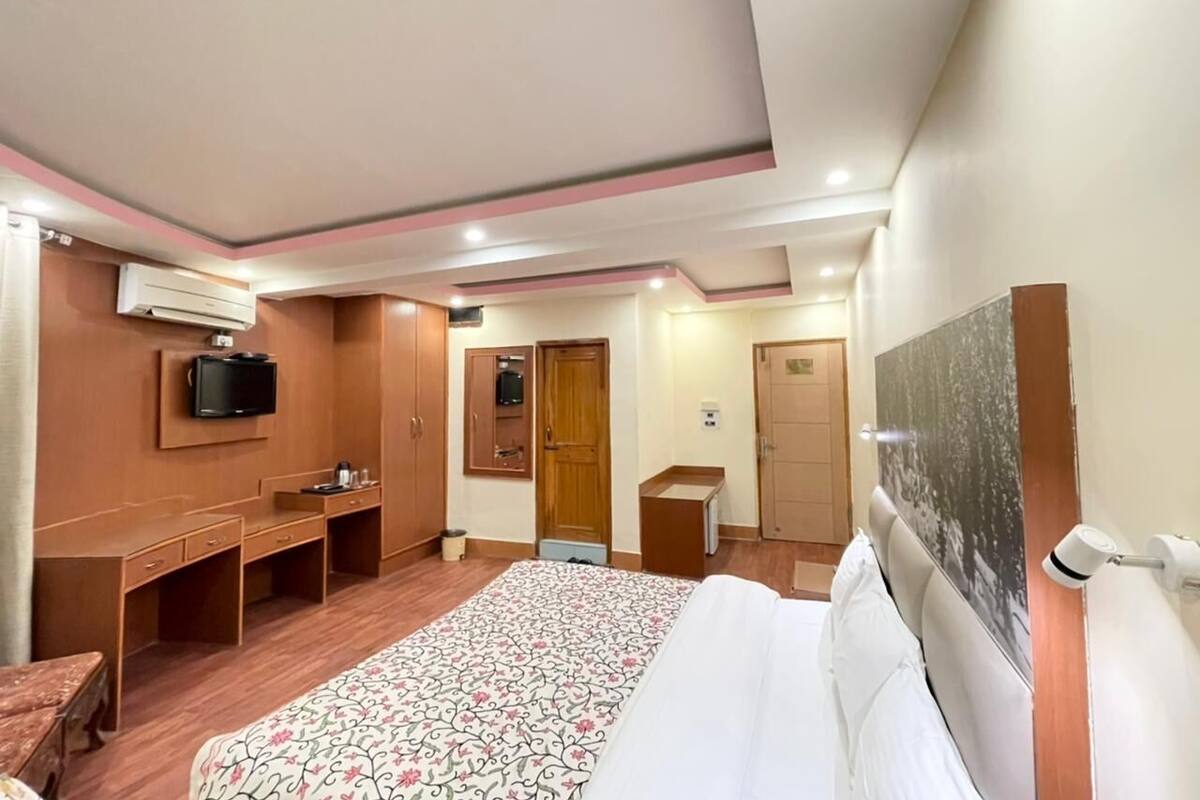 Habitación Premier, 1 cama King size | Caja de seguridad en la habitación, wifi gratis y ropa de cama
