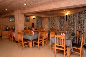 Dining - Hotel Centre Point (Srinagar)