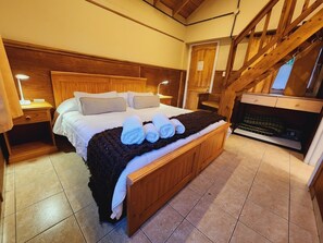 Down duvets, in-room safe, individually decorated, blackout curtains - Hotel del Glaciar Libertador (El Calafate)