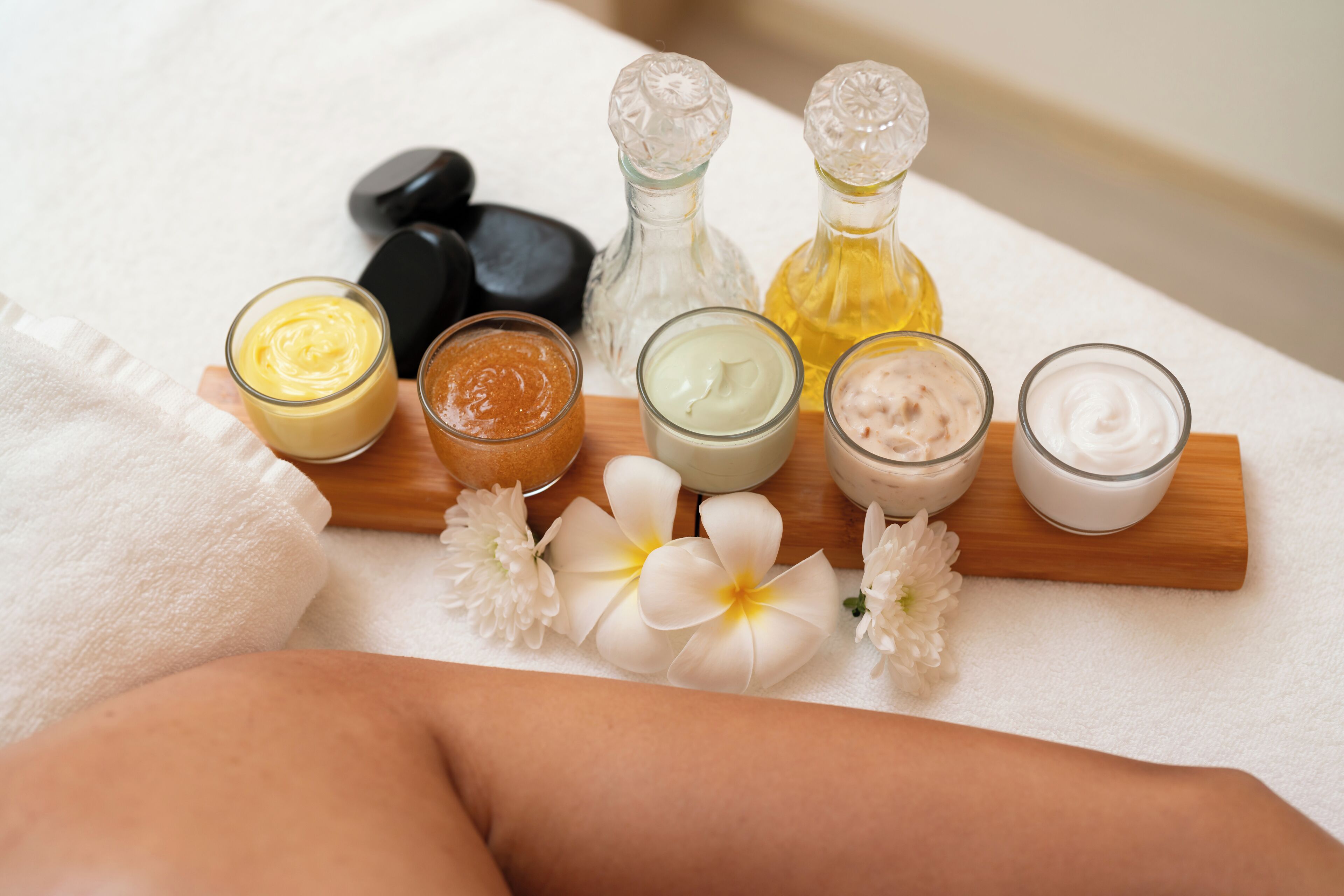 Couples treatment rooms, aromatherapy, hot stone massages