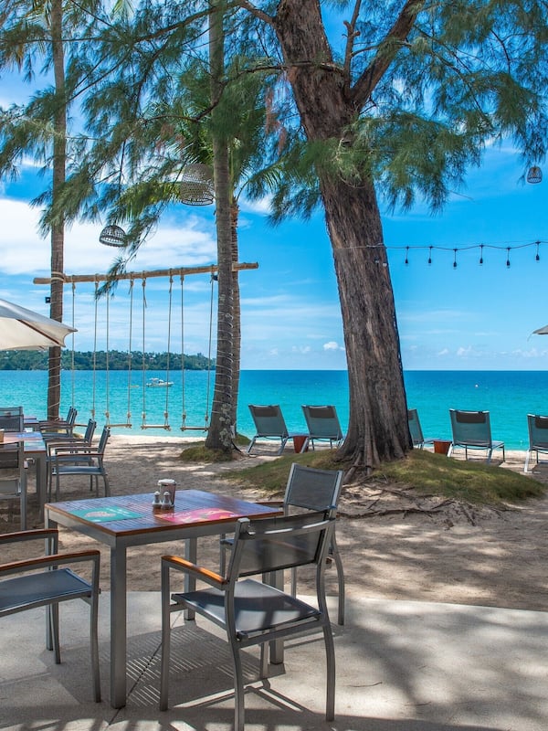 3 restaurants, breakfast, lunch, dinner served; Mediterranean cuisine