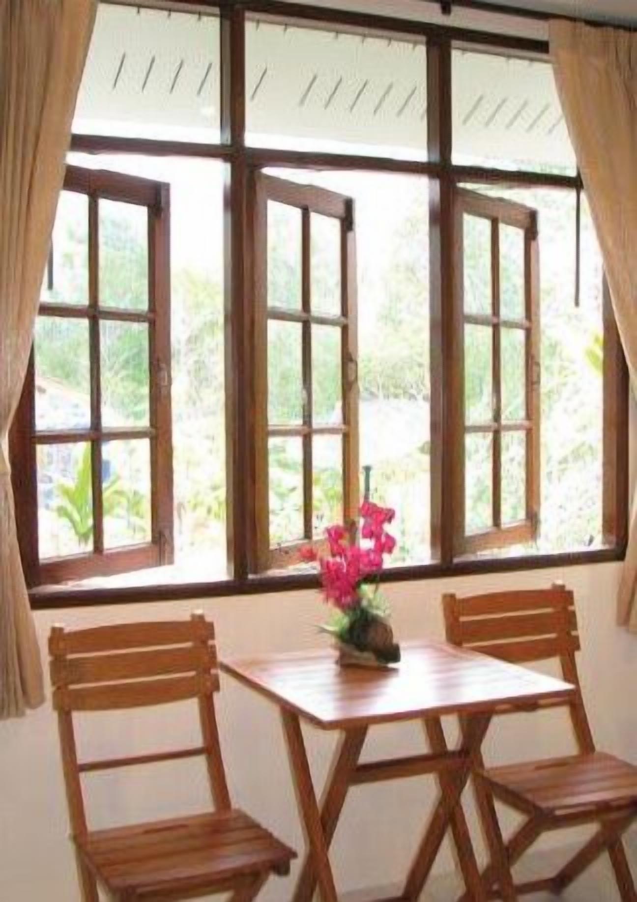 Coffres-forts dans les chambres, bureau, Wi-Fi gratuit, draps fournis