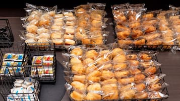 Free daily continental breakfast