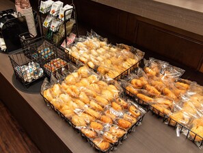 Free daily continental breakfast 