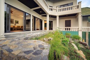 Green Oasis 4 Bedroom Pool Villa | Premium bedding, in-room safe, individually decorated - Chaweng Lakeview Residence (Koh Samui)