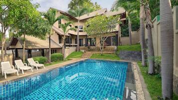 Villa Confort, 5 habitaciones, alberca privada, vista al jardín | Ropa de cama de alta calidad y caja de seguridad en la habitación