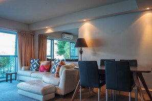 Apartment, 2 Bedrooms | Ruang tamu